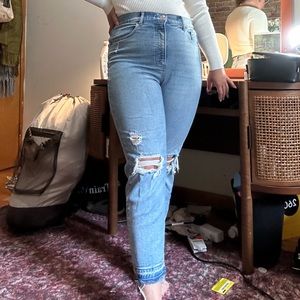 Super flattering distressed Express jeans